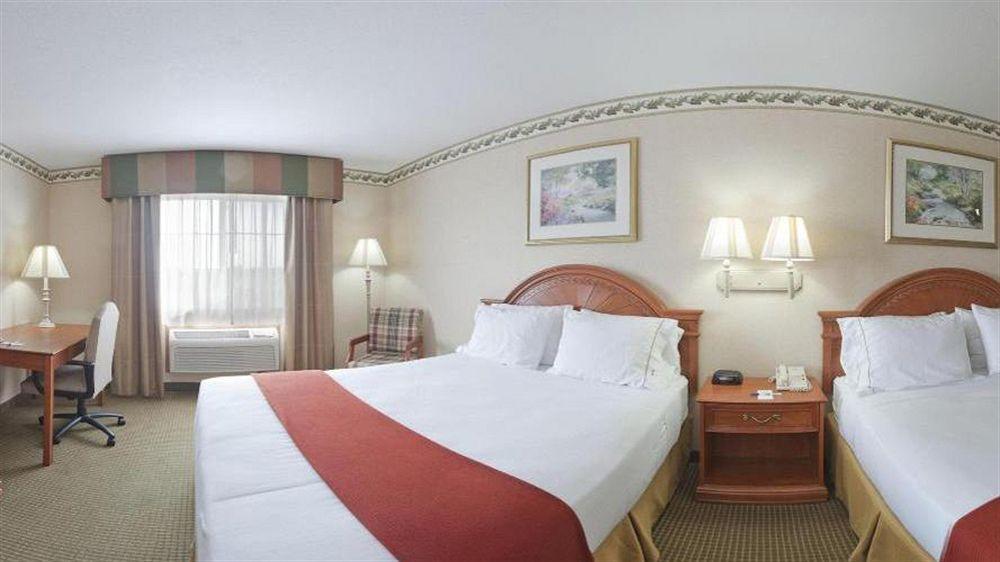 Holiday Inn Express Hotel & Suites Defiance By Ihg Esterno foto