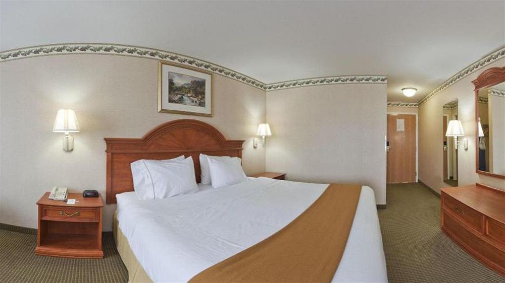 Holiday Inn Express Hotel & Suites Defiance By Ihg Esterno foto